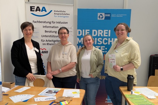 Der Gemeinschaftsstand zum Thema Inklusion auf der Ausbildungsmesse in Hilden